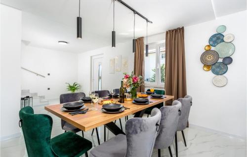 Awesome Home In Baska