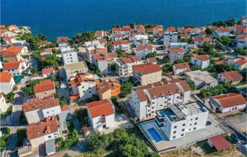 Gorgeous Apartment In Okrug Gornji With Wifi