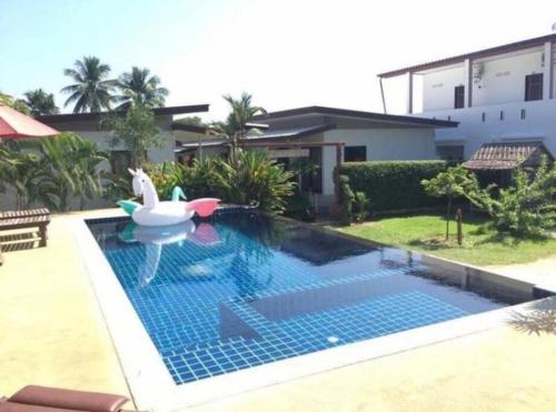 Bazén v ubytování Cozy House pool Chaweang airport nebo v jeho okolí