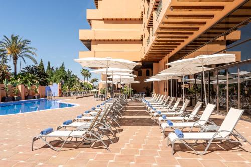 Бассейн в Globales Paraíso Beach или поблизости