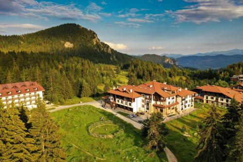 an aerial view of a resort in the mountains at Smolyan Lakes Apartment / Апартамент Смолянски езера in Smolyan
