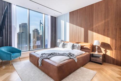 Postel nebo postele na pokoji v ubytování Luxury Penthouse at Dubai Marina 360 Marina Views