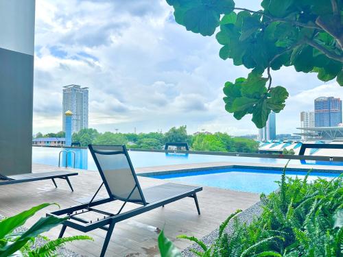 Πισίνα στο ή κοντά στο Twin Tower Residence Johor Bahru by Stayrene