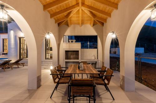 Fotografie z fotogalerie ubytování J&C Luxury Villa v destinaci Asos