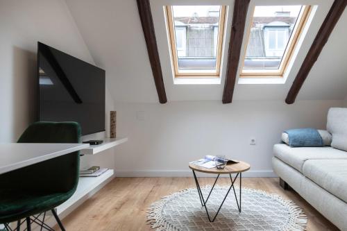 Modern Loft with Gallery in City Center