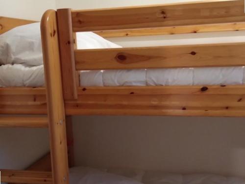 Двох'ярусне ліжко або двоярусні ліжка в номері Studio Crest-Voland, 2 pièces, 4 personnes - FR-1-733-56