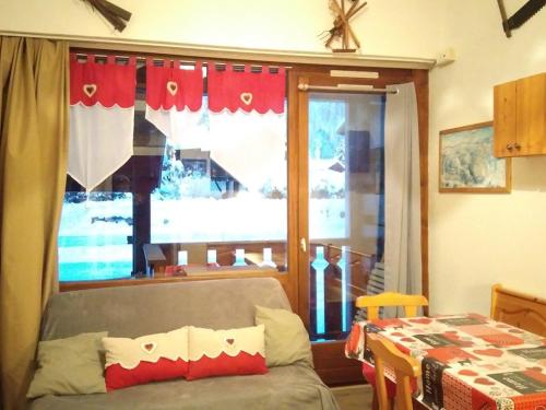 Photo de la galerie de l'établissement Charmant Studio Mezzanine avec Balcon, à 300m des Pistes - 4 Pers, Crest-Voland - FR-1-733-119, à Crest-Voland