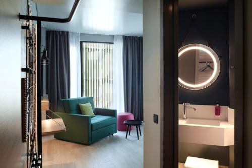 Posezení v ubytování Moxy Athens City