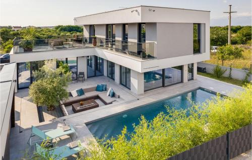 Nice Home In Zaton With Wifi, Heated Swimming Pool And 3 Bedrooms