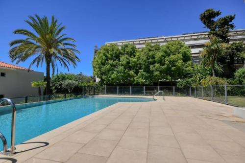 Air conditioning Studio with pool St Laurent du Var