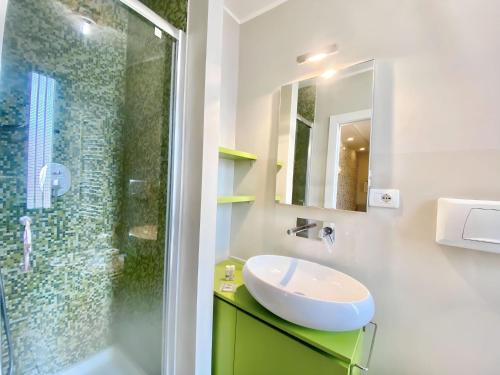 GuestHost - Viale Umbria White & Cosy Studio