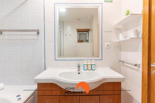 Koupelna v ubytování #083 Balcony with AC, Garden View 5min Beach