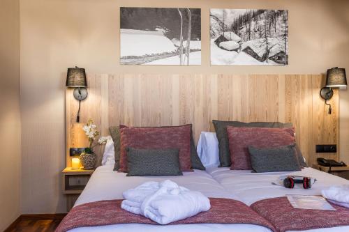  Hotel Grand Pas by Pierre & Vacances -  Room  picture :   Bath    Safety deposit box    TV                           