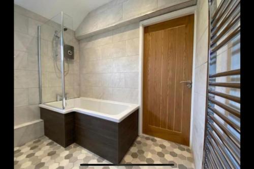 O baie la Lake District Coastal cottage