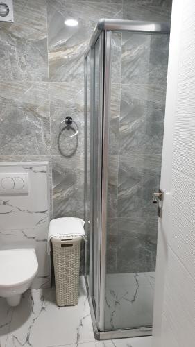 Ein Badezimmer in der Unterkunft Apartman 3 BMB