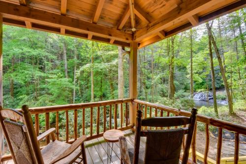 Luxurious Mountain Cabin with Chestatee River Access, Cleveland –  posodobljene cene za leto 2023