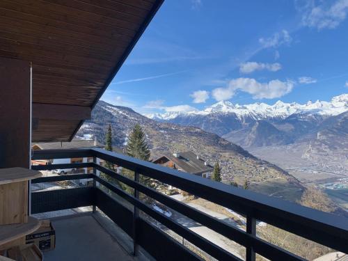Un balcon sau o terasă la Apartment Alps View -Mont Rouge Veysonnaz