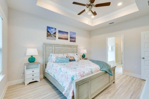 Cama o camas de una habitación en Snowbird Getaway Windmark Beach Home!