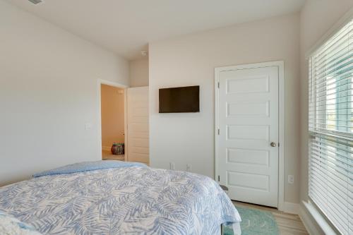 Cama o camas de una habitación en Snowbird Getaway Windmark Beach Home!