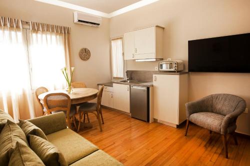 Bentzi Boutique Apartment 4