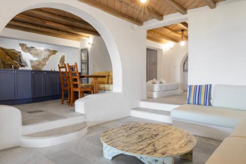 Χώρος καθιστικού στο Nama Villas 