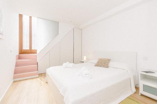 Townhouse with puig de María view by homevillas360