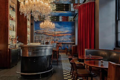 Great Northern Hotel, A Tribute Portfolio Hotel, London Image