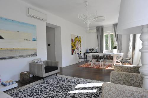 Apartment Charon with Garage