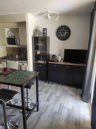 Photo de la galerie de l'établissement Appart 2 piscines ,50 m de la mer, au Cap d'Agde