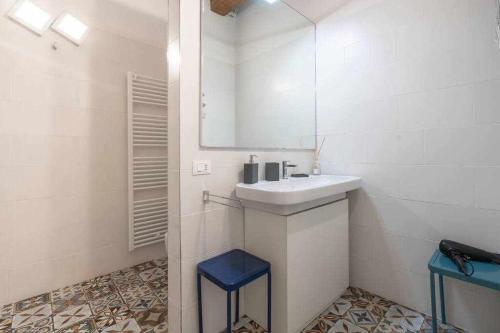 Vonios kambarys apgyvendinimo įstaigoje Elegant Green Apartment In San Gallo Firenze