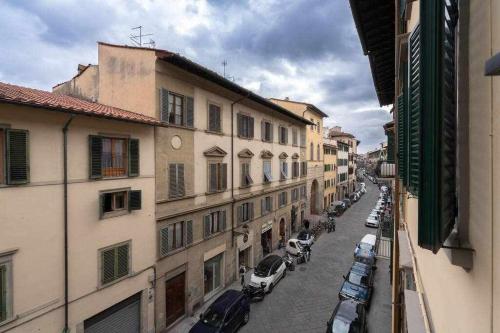 Elegant Green Apartment In San Gallo Firenze