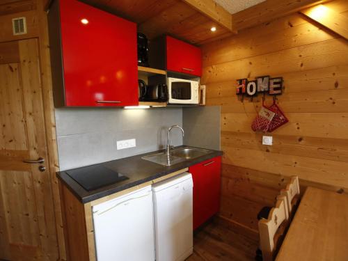 Photo de la galerie de l'établissement Charmant appart rénové pour 6 personnes, centre, TV, WIFI, lits faits, Sud-Ouest - FR-1-314-124, à Avoriaz