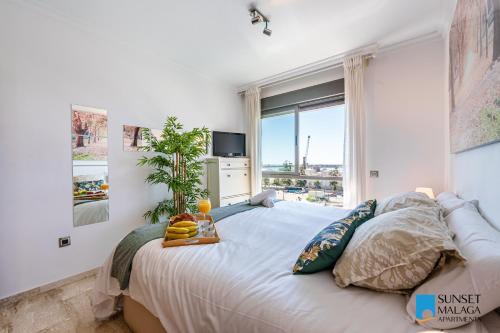 Posteľ alebo postele v izbe v ubytovaní Sea Views & Parking - SOHO Cozy Apartment