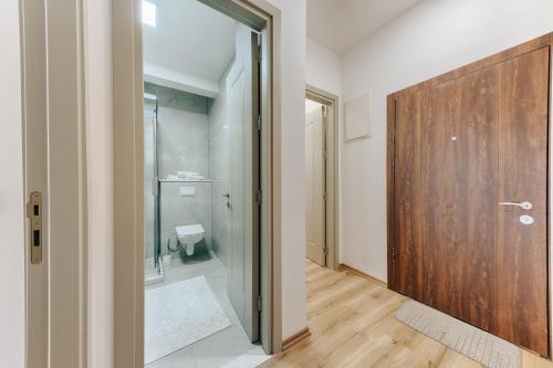 Ванная комната в Terra Lux Residences