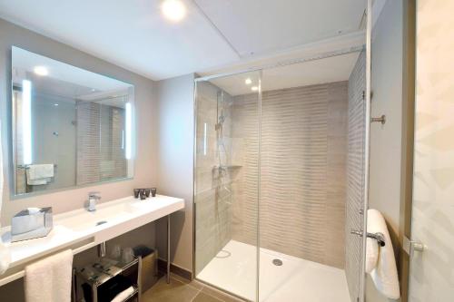 Salle de bains dans l'établissement AC Hotel by Marriott Marseille Prado Vélodrome