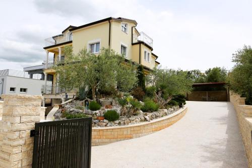 Apartments house Tomic for max 22 persons Maj Poreč