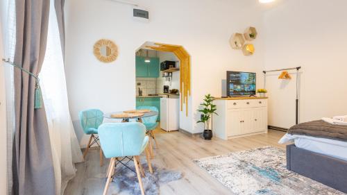 TV a/nebo společenská místnost v ubytování Sun x Mountains - Black Church