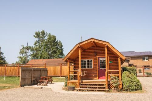 Redwood Coast Cabins and RV Resort