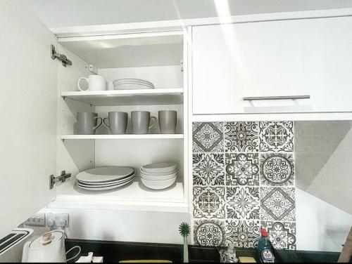 Η κουζίνα ή μικρή κουζίνα στο The Chic Nexus Apartment 2023 New-Build