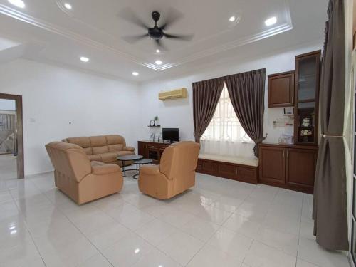 Posezení v ubytování D96 Homestay Tangkak 钻石民宿