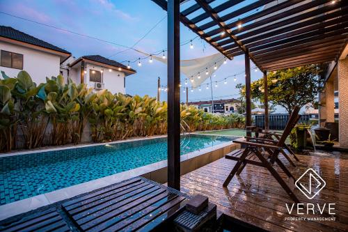 Πισίνα στο ή κοντά στο Ipoh 188 Private Pool Mansion by Verve 30 pax EECH119