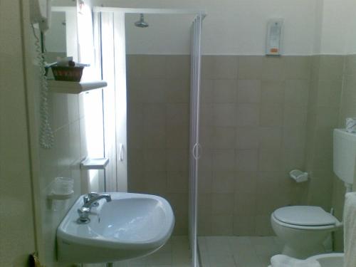 Koupelna v ubytování Hotel Autostello