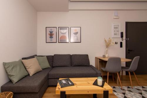 STUDIO 48, COZY APARTMENT IN KALAMATA CITY CENTER