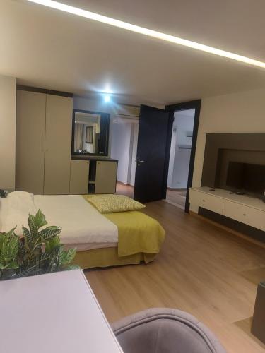 Cama o camas de una habitación en Castel Mare Beach Hotel & Resort
