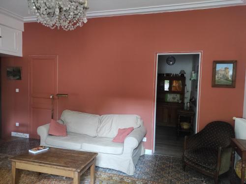 Afbeelding uit fotogalerij van Le Voltaire in Souppes-sur-Loing