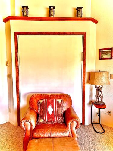 Posezení v ubytování TALISMAN AMAZING VIEWS Walk to Uptown Sleeps 4