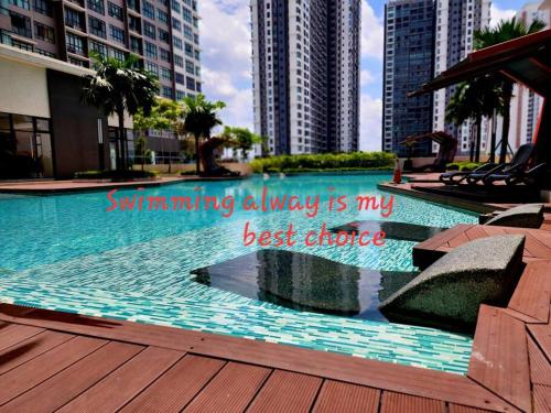 Hồ bơi trong/gần IOI CITY MALL #Conezion #luxury #Nexflix