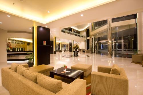 Гостиная зона в Golden Palace Hotel Lombok