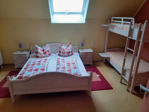 Postel nebo postele na pokoji v ubytování Ferienwohnung Seeleshof
