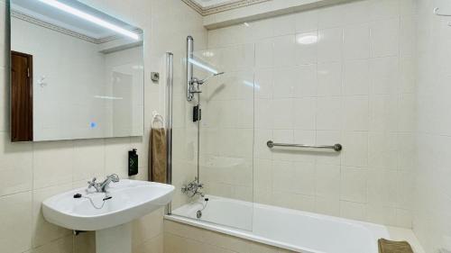 Neridas Villa - Near the beach - 10 Pax - Quarteira